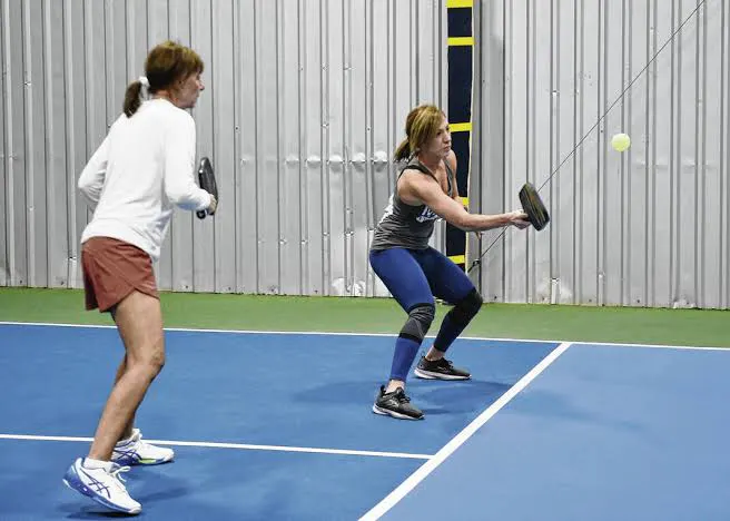 Séance de pickleball en salle
